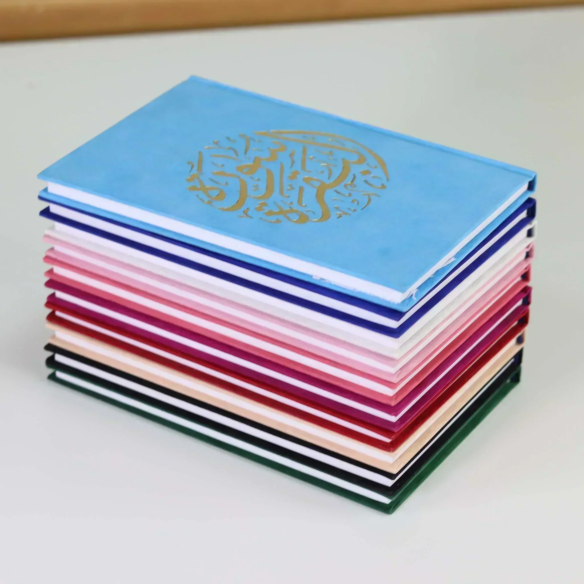 سورة البقرة بالرسم العثماني بتغليف مخمل فاخر و بعدة ألوان مقاس 14*20 سم - Image 6